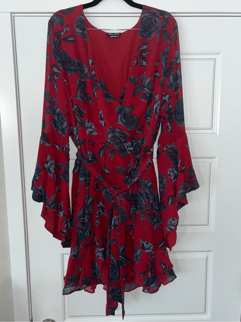 Like New City Chic Plus Size 16 Red Mini Dress with Grey and Black Rose Print - Picture 6 of 12